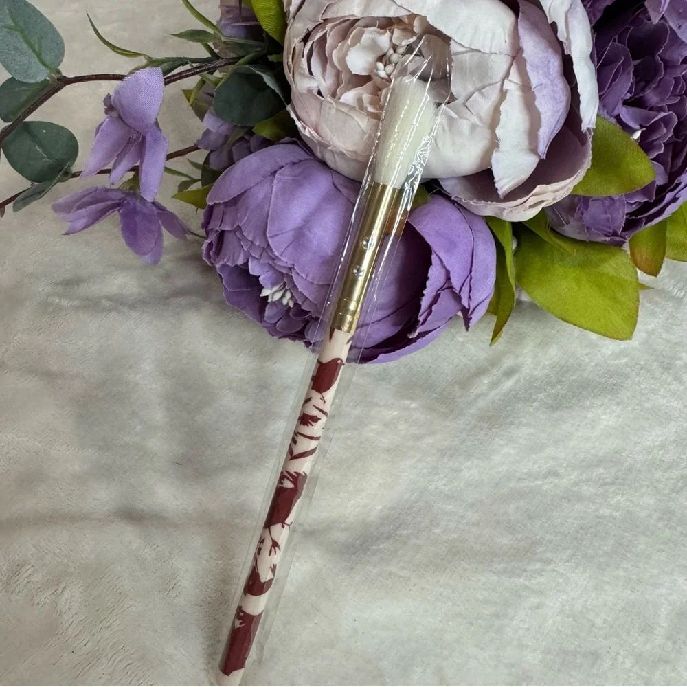 NWT SLMISSLAM Large Fluffy Bird Blending Brush